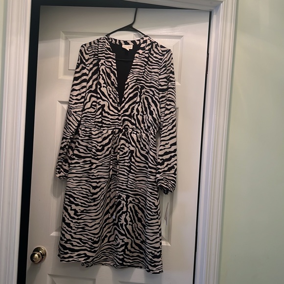 Brand new unused. From Macys. Animal print dress. Size M. - Picture 2 of 3